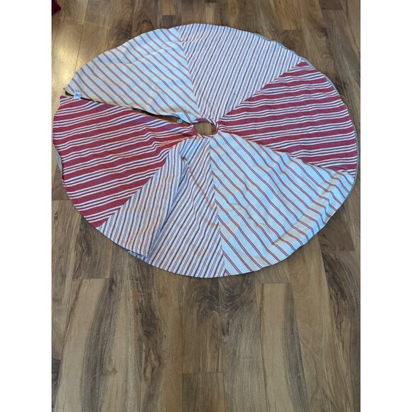 Reversible Red & Tan Striped Tree Skirt With Button Closure - Picture 2 of 5